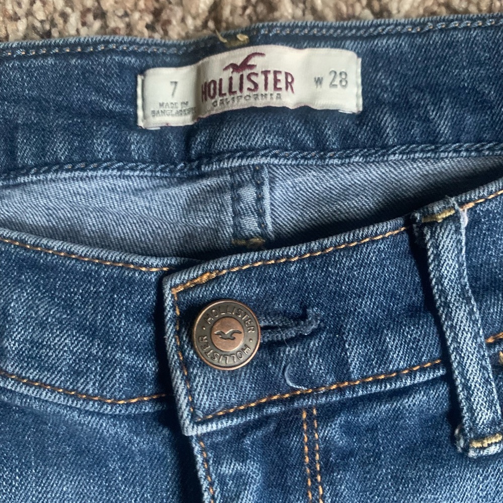 Hollister rolled cuff denim shorts - Picture 2 of 6
